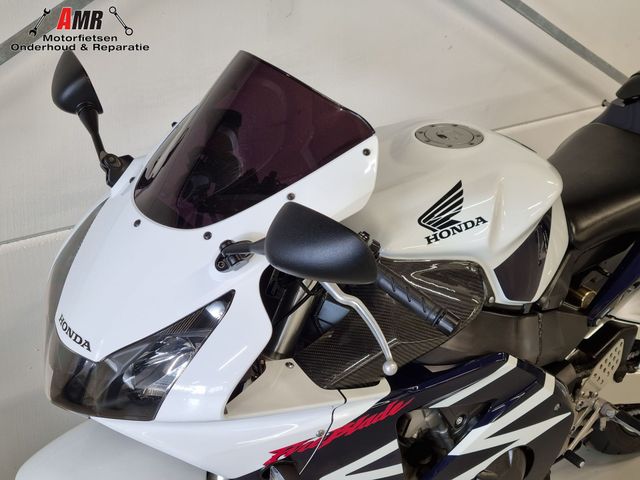 honda - cbr-900-rr-fireblade