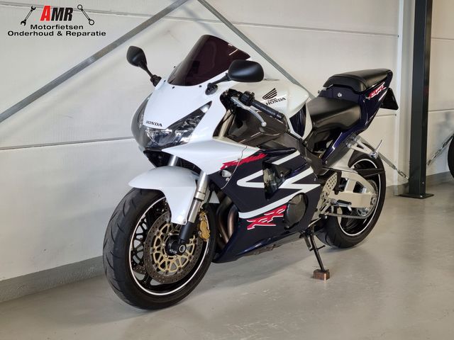 honda - cbr-900-rr-fireblade