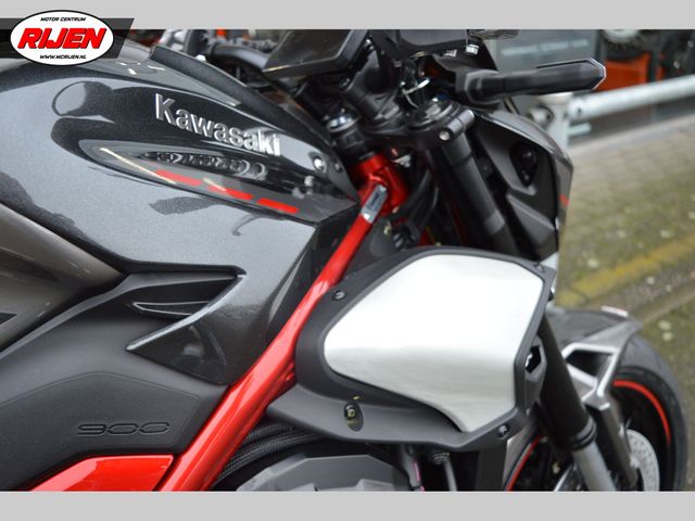 kawasaki - z900