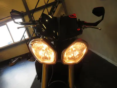 TRIUMPH STREET TRIPLE 675 – foto 4