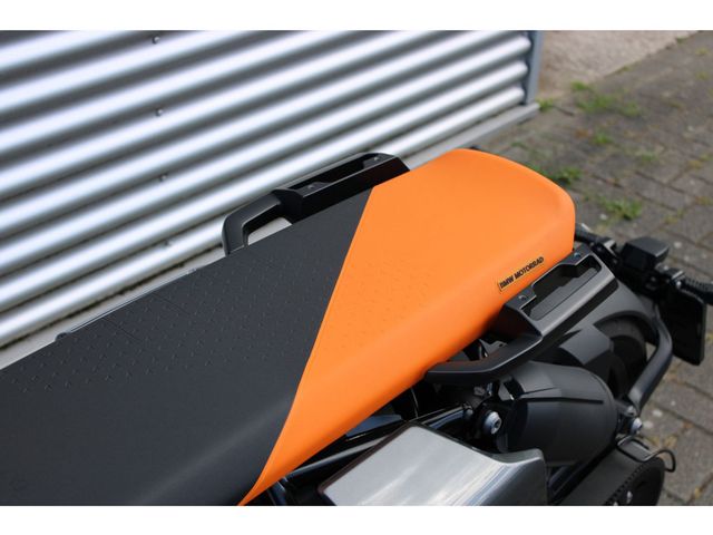bmw - ce-04