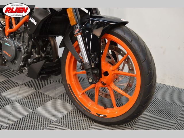 ktm - 390-duke-abs