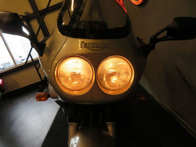 triumph - sprint-st-955