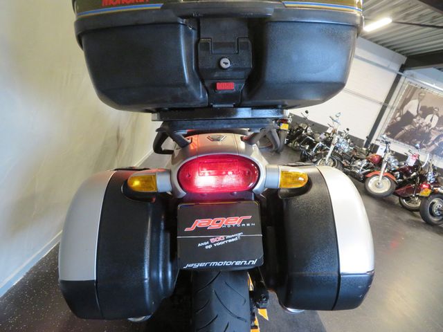 triumph - sprint-st-955