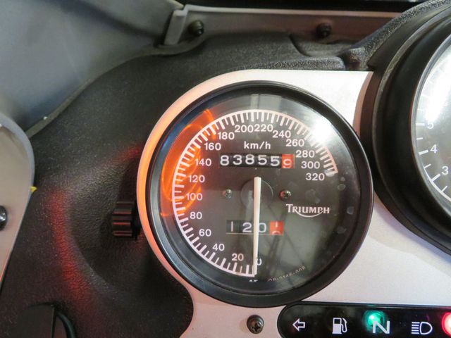 triumph - sprint-st-955
