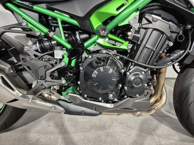 kawasaki - z900