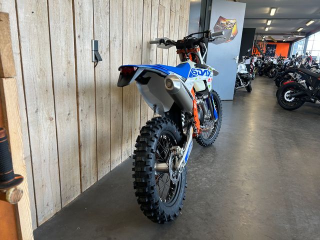 ktm - 500-exc-six-days