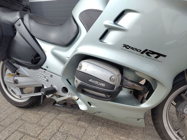 bmw - r-1100-rt