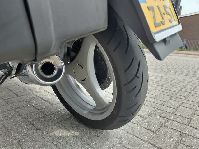 bmw - r-1100-rt