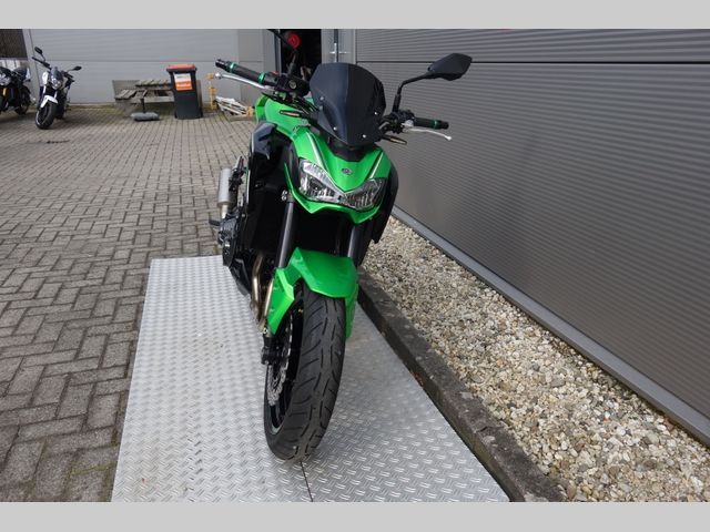 kawasaki - z900