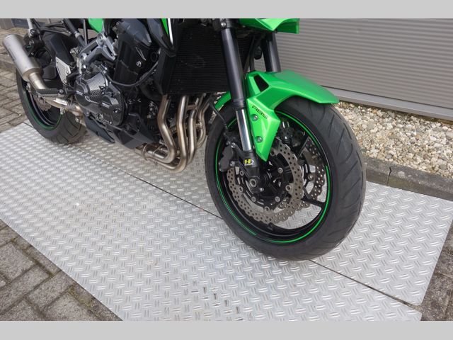 kawasaki - z900