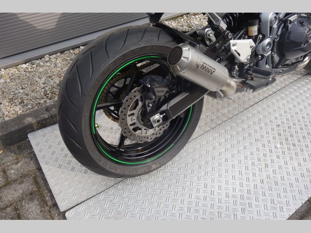 kawasaki - z900