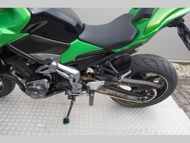 kawasaki - z900