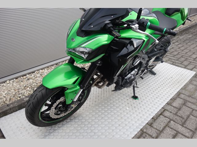 kawasaki - z900
