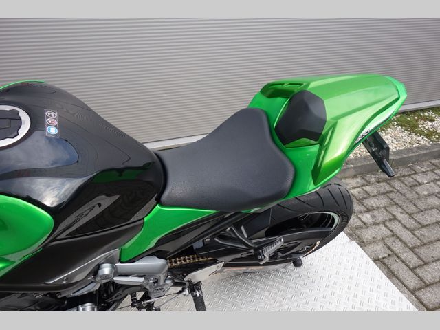 kawasaki - z900