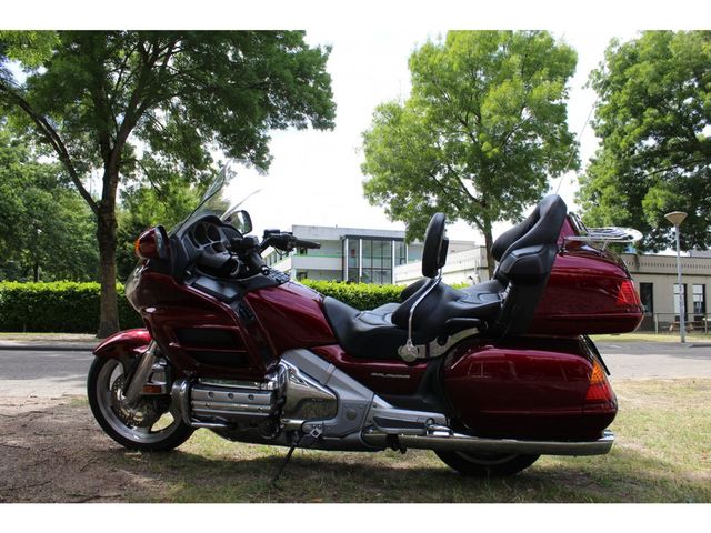 honda - gl-1800-goldwing-abs