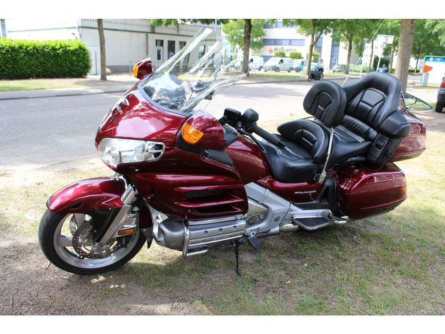 honda - gl-1800-goldwing-abs
