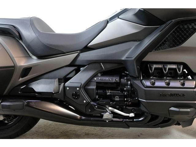 honda - gl-1800-goldwing-bagger-dct