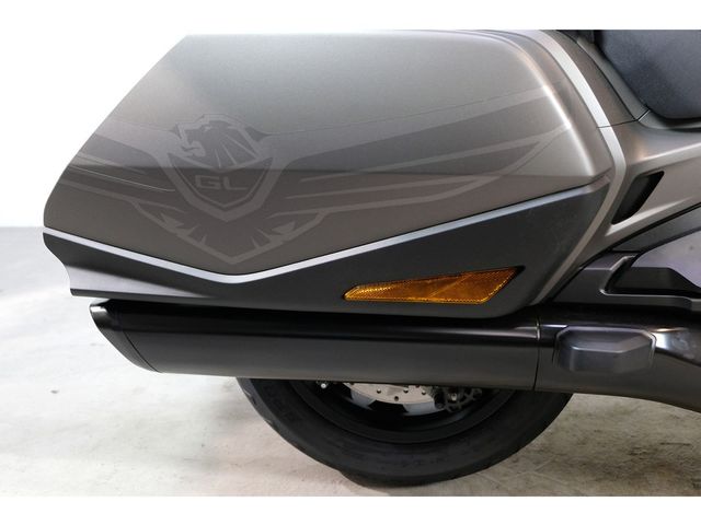 honda - gl-1800-goldwing-bagger-dct