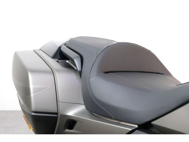 honda - gl-1800-goldwing-bagger-dct