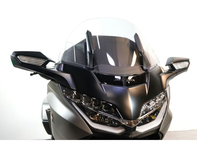 honda - gl-1800-goldwing-bagger-dct