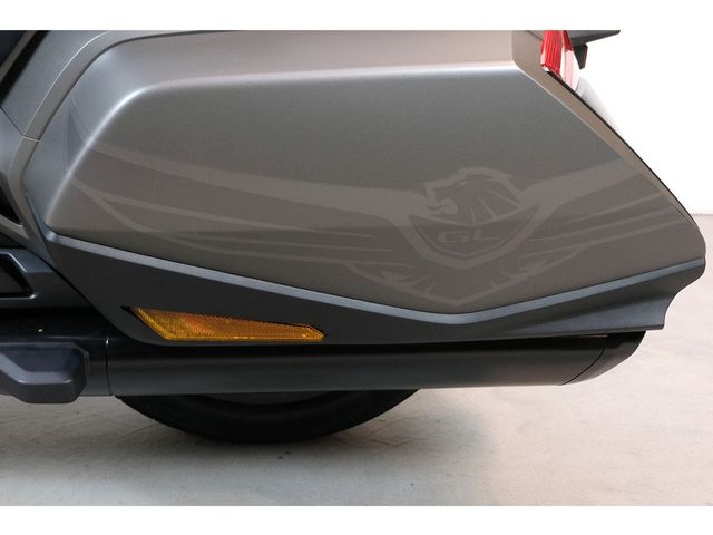 honda - gl-1800-goldwing-bagger-dct