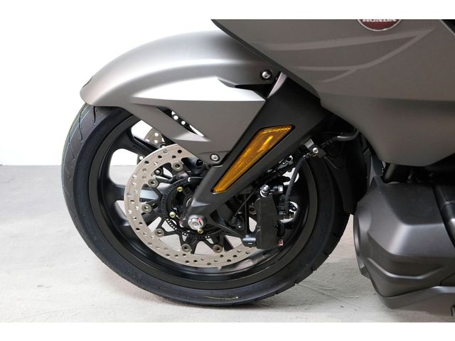 honda - gl-1800-goldwing-bagger-dct