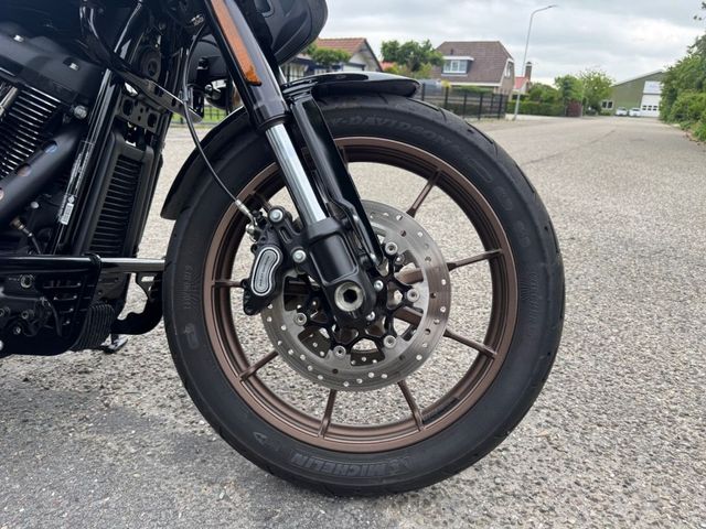 harley-davidson - low-rider-st