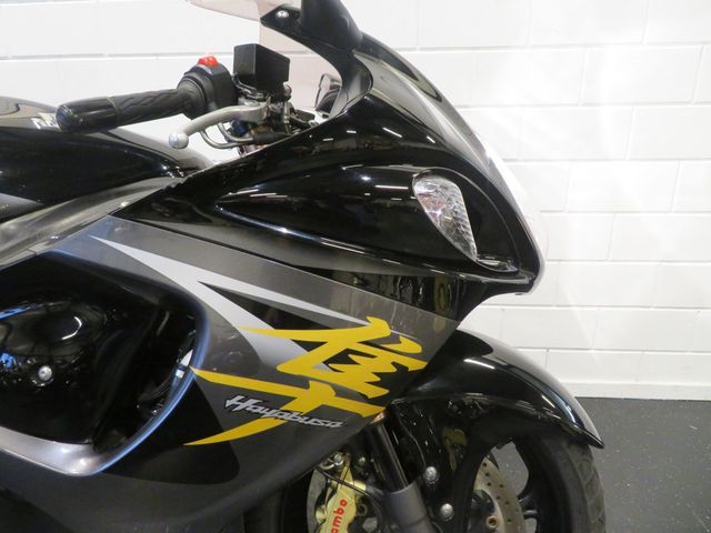 suzuki - gsx-r-1300-hayabusa