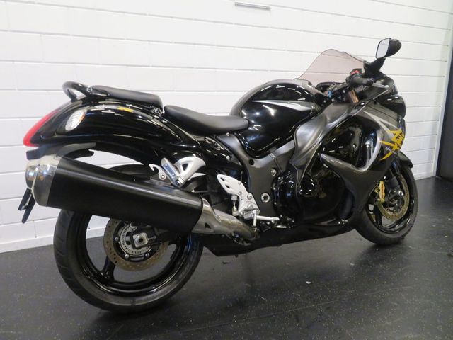 suzuki - gsx-r-1300-hayabusa