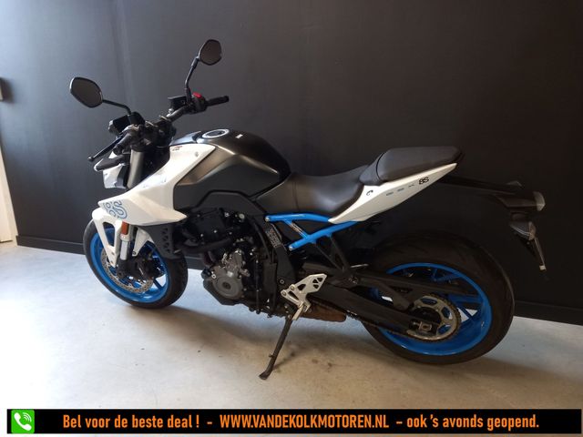 suzuki - gsx-8s