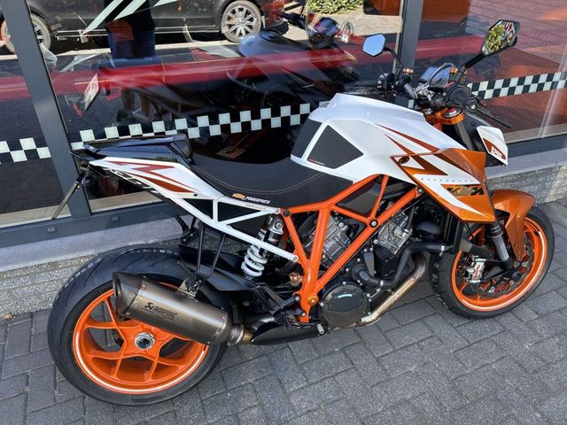 ktm - 1290-super-duke-r-se