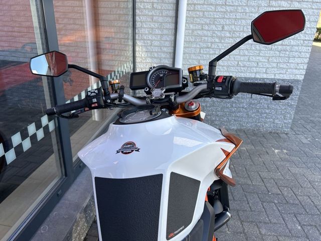 ktm - 1290-super-duke-r-se