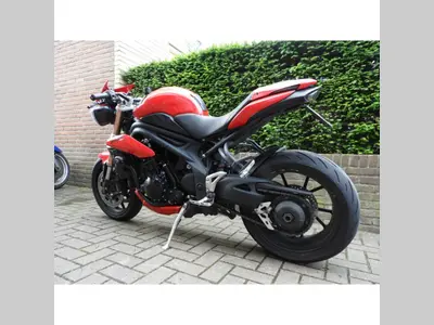 TRIUMPH SPEED TRIPLE 1050 ABS – foto 3