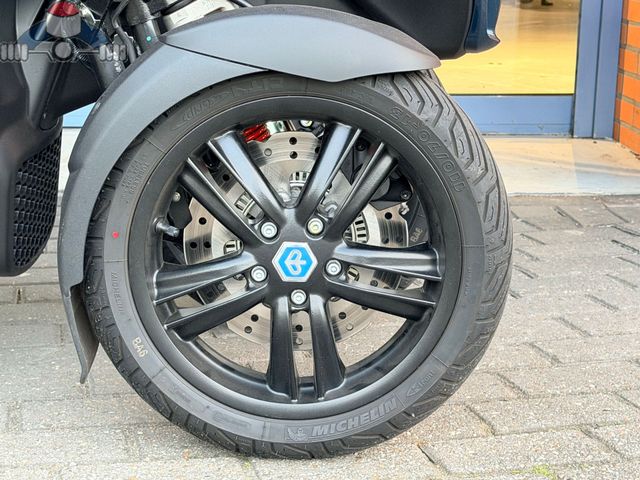 piaggio - mp3-300-hpe-sport