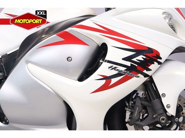 suzuki - gsx-r-1300-hayabusa