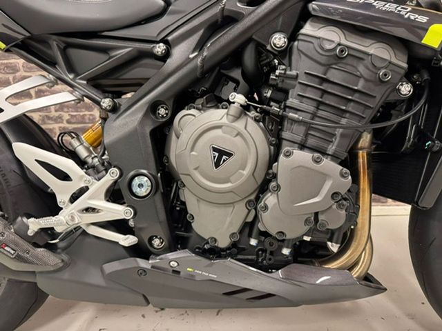 triumph - speed-triple-1200-rs
