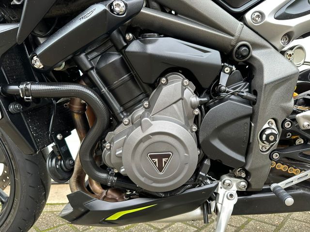 triumph - street-triple-rs