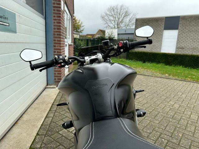 triumph - street-triple-rs