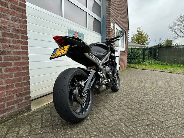 triumph - street-triple-rs