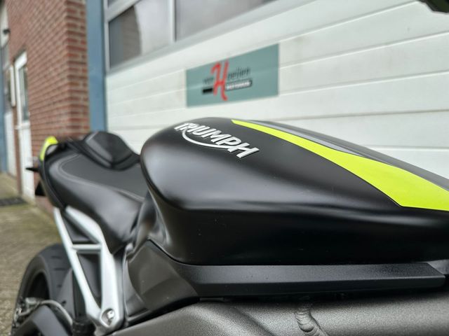 triumph - street-triple-rs