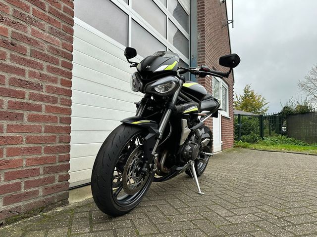 triumph - street-triple-rs