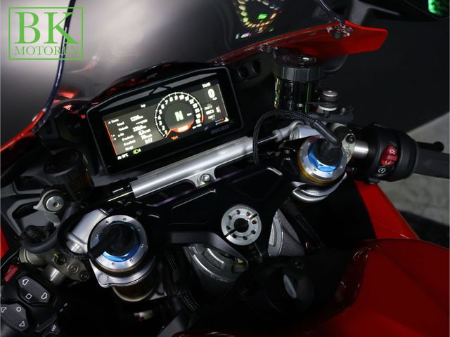 ducati - panigale-v4-s