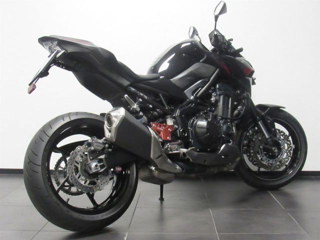 kawasaki - z900