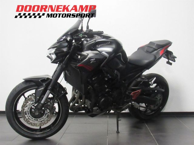 kawasaki - z900