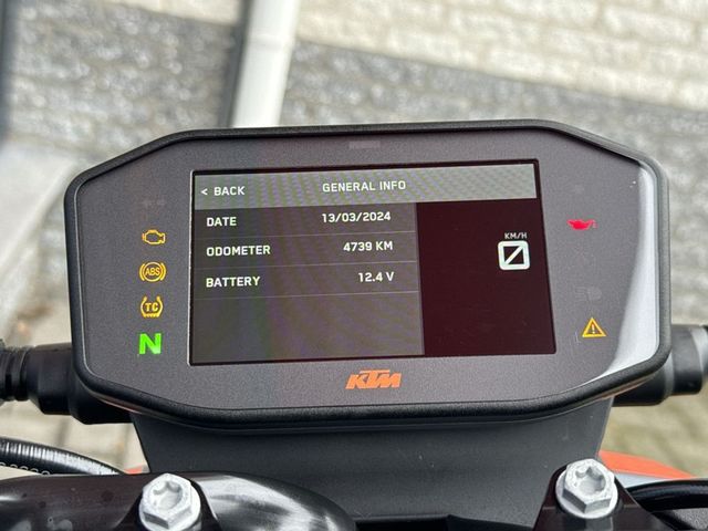 ktm - 890-duke-r