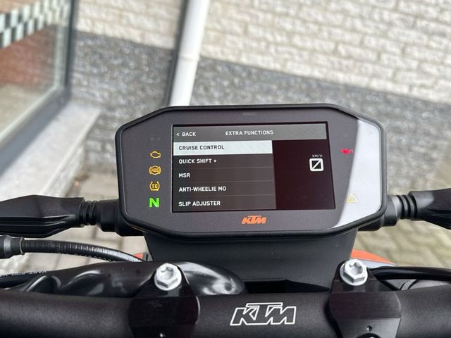 ktm - 890-duke-r