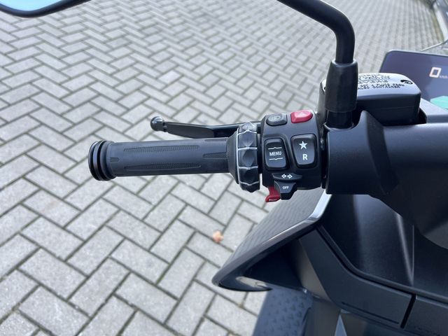 bmw - ce-04