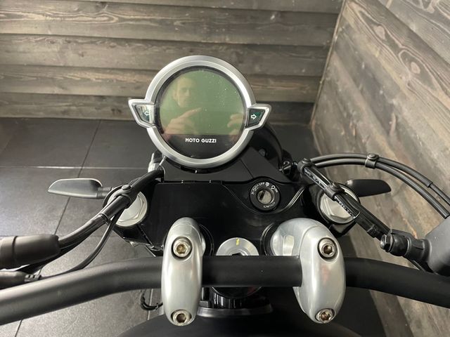 moto-guzzi - v-9-bobber