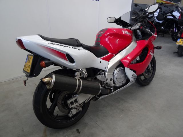 yamaha - yzf-1000-r-thunderace